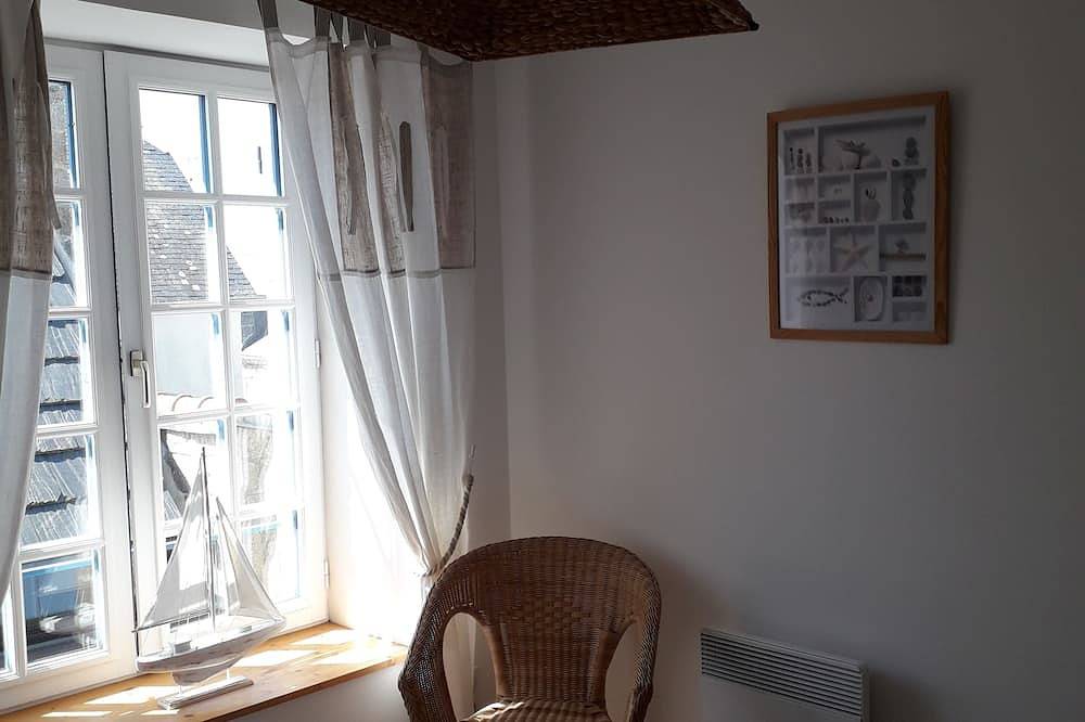 Belle Maison de caractère à Kérity avec jardin et superbe vue sur mer de l'étage in Penmarch, Côte de Cornouaille