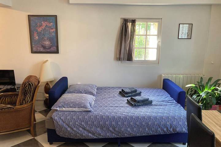 Ganze Wohnung, Quiet and spacious, near the Loing River and downtown in Moret-sur-Loing, Seine-et-Marne