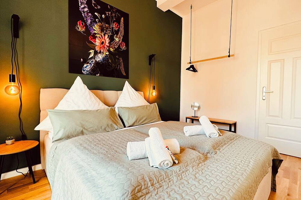 Entire apartment, Modern city apartment \"Flora\" with balcony, near city center and train station in Halle (Saale), Saale-Unstrut