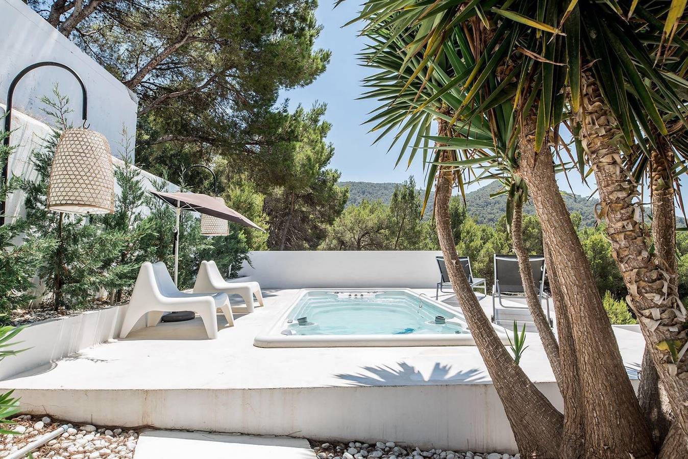 Fantástica mansión de lujo cerca de la playa con piscina, bañera de hidromasaje in Cala Llonga, Santa Eulària des Riu