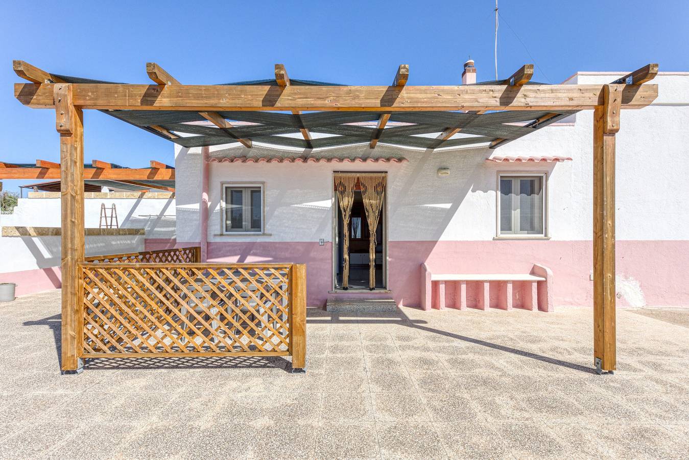 Appartement entier, Appartement 'Villino Scapucci' avec vue sur mer, terrasse privée et climatisation in Leuca, Castrignano del Capo