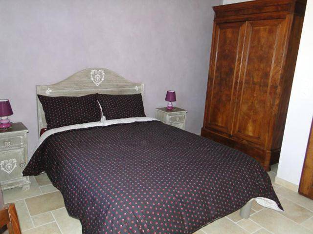Gîte pour 12 personnes, avec jardin et vue, adapté aux familles à Morogues