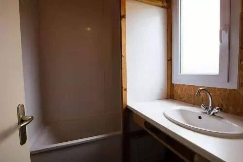 Chalet Standard 3 Pièces 4/6 Personnes in Longeau-Percey, Haute-Marne