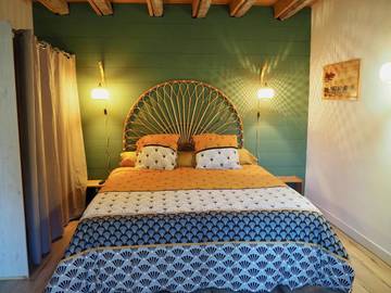 Gîte pour 2 personnes, avec jardin ainsi que vue et terrasse à Collonges