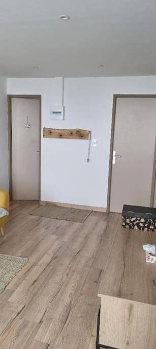 Gîte pour 7 personnes, avec vue et balcon à Égat - 4