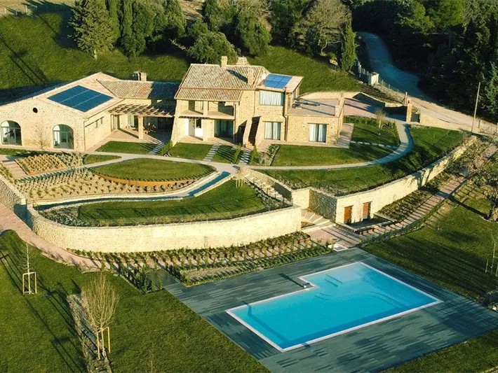 Chalet para 24 personas, con piscina y jardín además de sauna y jacuzzi, Se admiten mascotas - 1