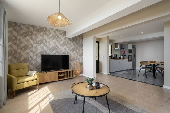 Location de vacances pour 4 personnes, avec jardin dans Arco da Calheta