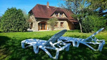 Gîte pour 6 personnes, avec jardin et terrasse à Bar-sur-Seine