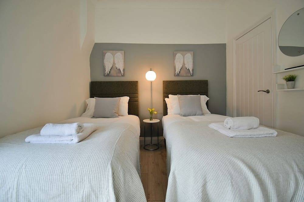 Falmouth House Workstays Uk Best Rates Direct in Middlesbrough, North East England