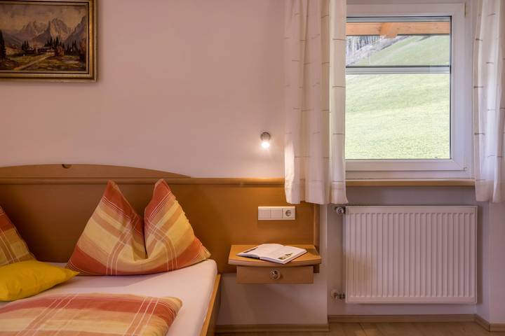 Hel lägenhet, Vacation Apartment "Gitschbergblick" close to Skiing & Hiking Areas with Mountain View & Wi-Fi in Margen, Terenten