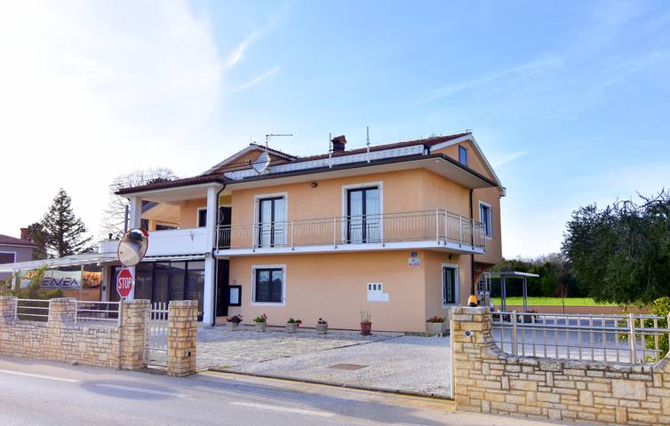 Ferienwohnung für 4 Personen, mit Balkon/Terrasse in Savudrija - 2