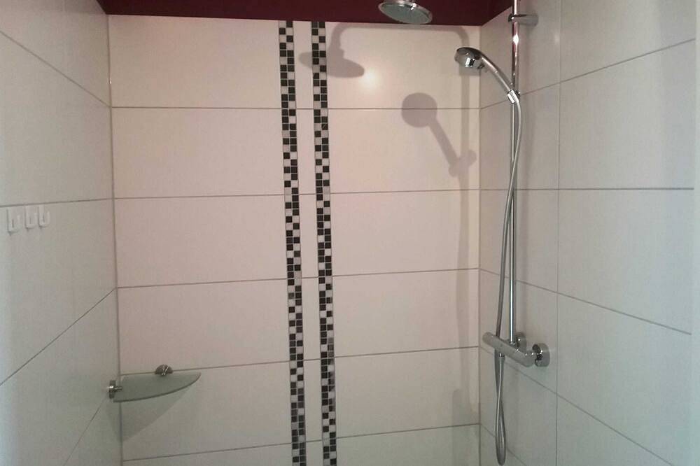 Ganze Wohnung, App. mit eigener Sauna, ruhig und idyllisch - neues Zimmer in Kollmar, Kreis Steinburg