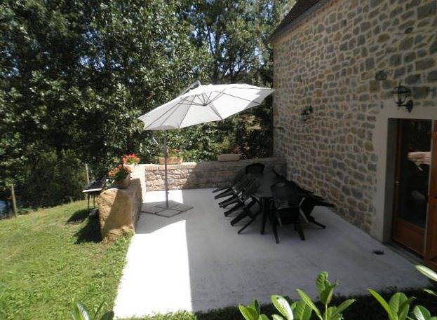 Gîte pour 8 personnes, avec vue sur le lac ainsi que jardin et terrasse dans le Lot - 3