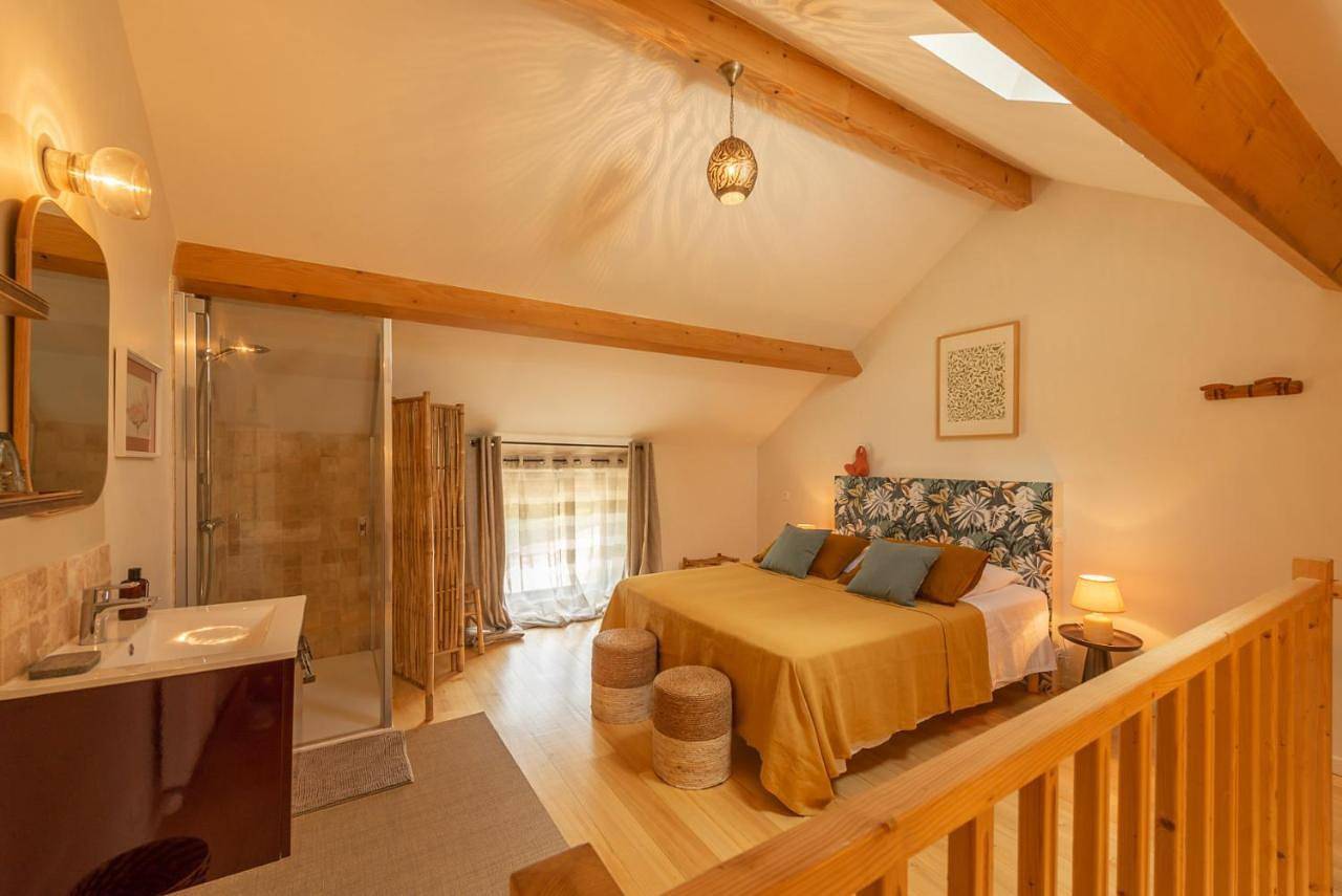 King Room with Garden View in Prayssac, Quercy