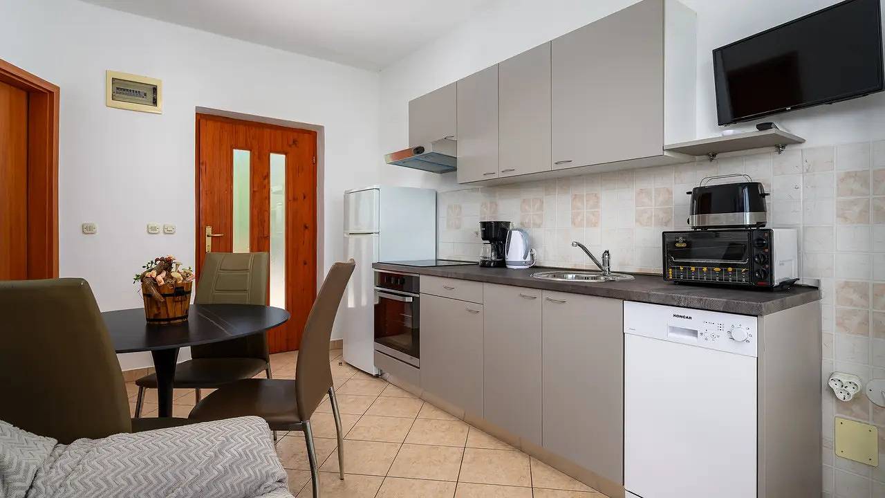 Ganze Ferienwohnung, Ferienwohnung für 3 Personen (30 m²) in Drenje in Raša, Ostküste Istrien