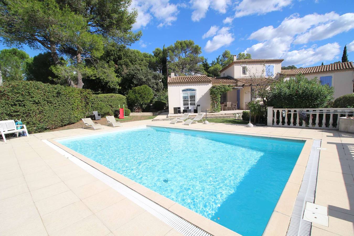 Belle villa climatisée à Poulx, animaux admis  (1). in Poulx, Région de Nîmes