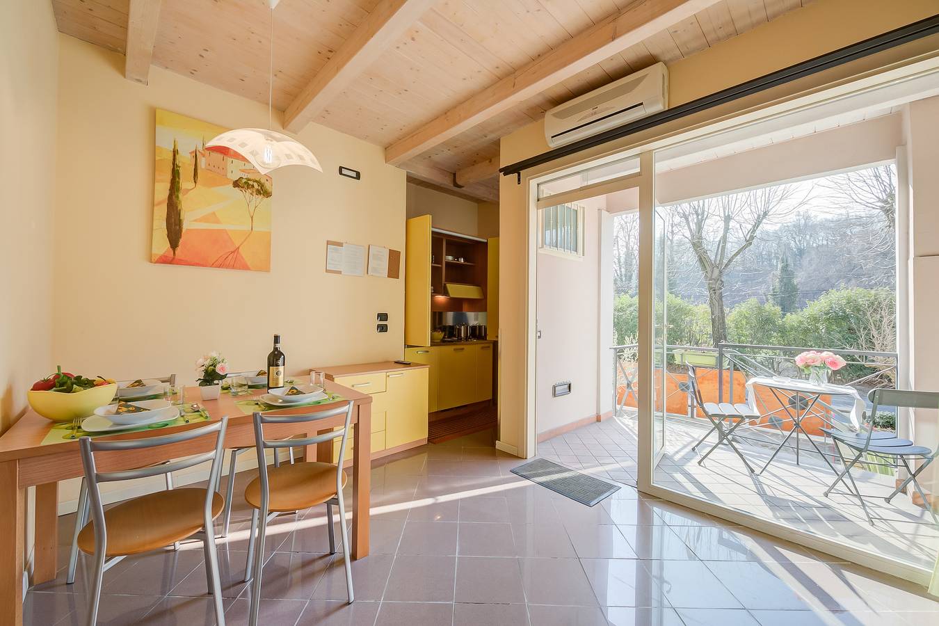 Apartamento entero, Yellow Apartment Desenzano With Smart Tv in Desenzano del Garda, Montañas Garda