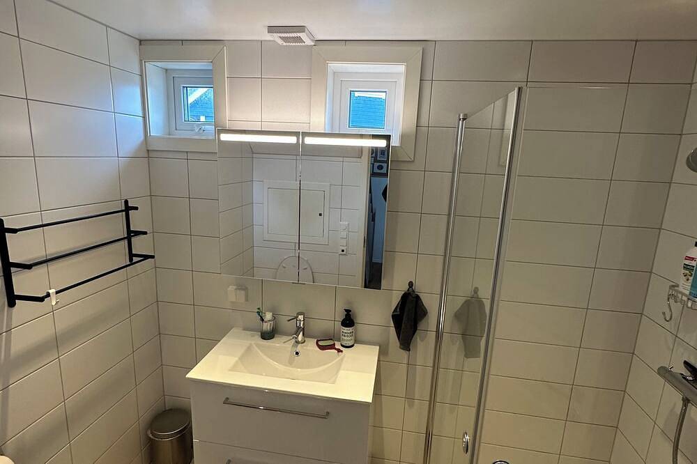 Cosy house with sunny balcony, mountains and fjord view! in Årstad, Bergen