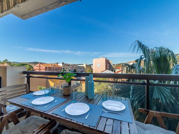 Gîte pour 4 personnes, avec terrasse, animaux acceptés dans Plage Du Lavandou Le Lavandou