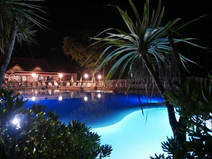 Ferienpark für 8 Personen, mit Terrasse und Pool in Saint-Brevin-les-Pins