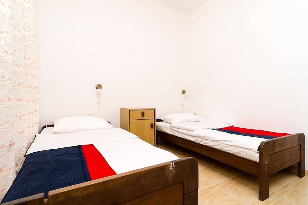 Ganze Wohnung, Guest House Kiko - Budget Twin Room -  No.1 in Pomena, Mljet