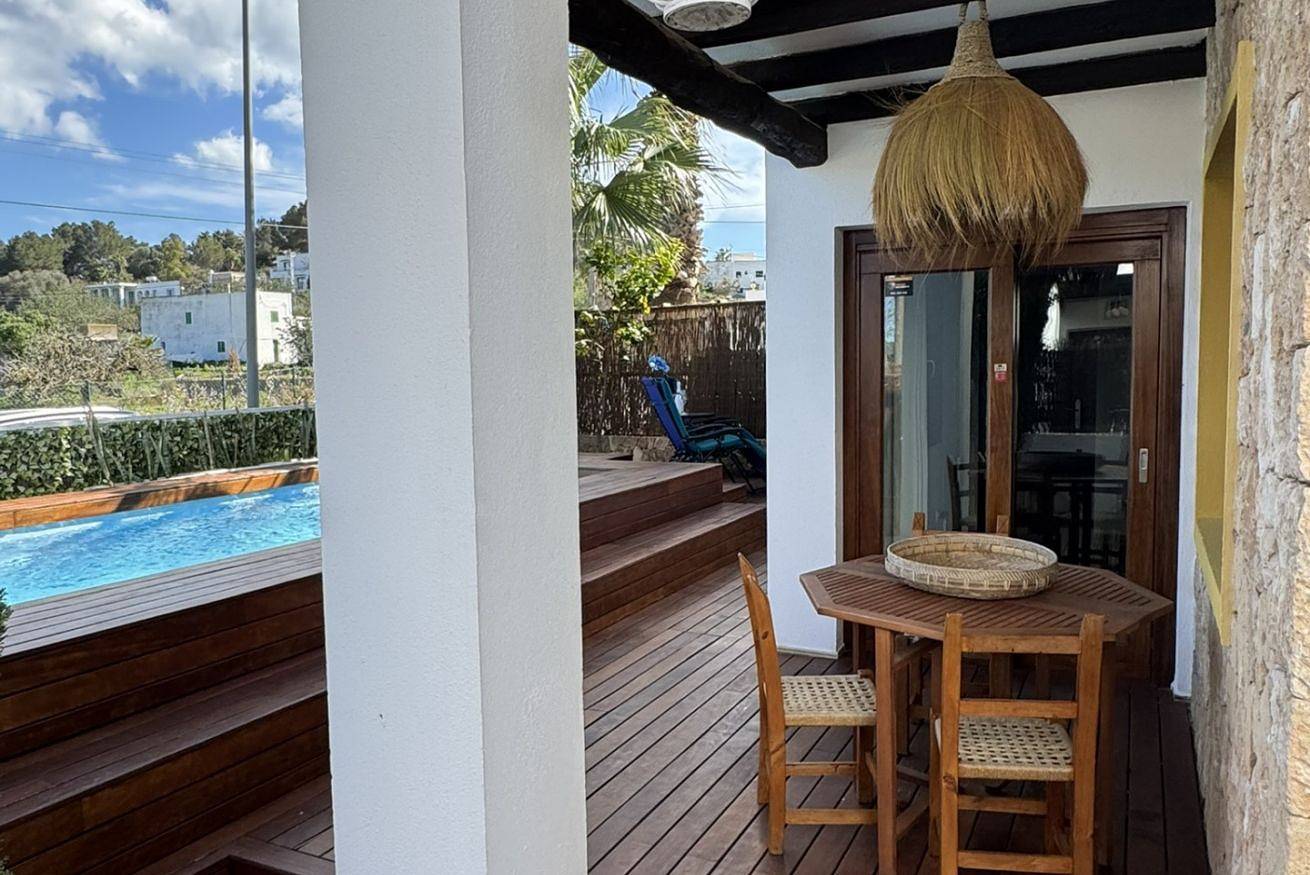 Apartamento entero, ⁠Villa Aura 2 Web – Adosado con piscina privada a pocos minutos de Ibiza ciudad y Talamanca in Puig d'en Valls, Santa Eulària des Riu