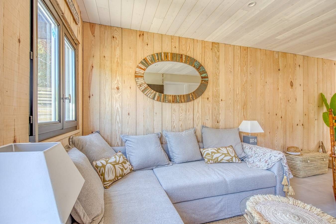 Ferienhaus 'Maison De Charme Au Bord Du Lac' mit privater Terrasse, privatem Garten und Wlan in Hourtin, Regionaler Naturpark Médoc