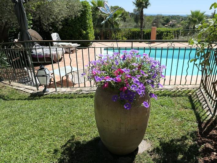 Location de vacances pour 4 personnes, avec jardin et piscine, animaux acceptés à Le Rouret - 2
