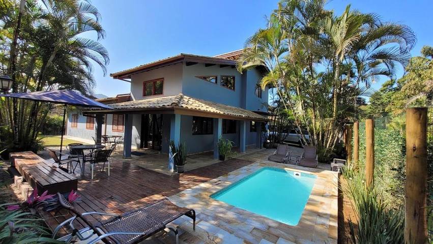 Casas e apartamentos de temporada para 12 pessoas, com jardim e piscina e ainda jacuzzi, adaptado a crianças na Praia de Itamambuca