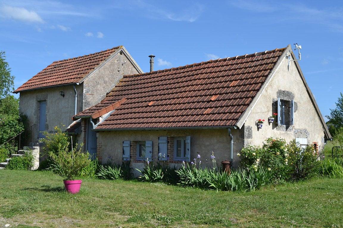 Domaine de Mal-Place - Le Chalet in Chavroches, Région de Vichy