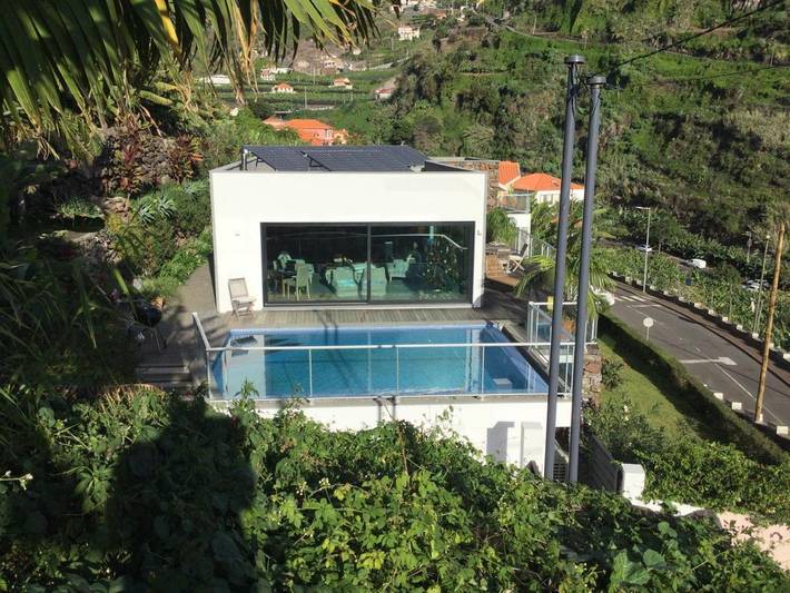 Villa voor 2 personen, with uitzicht and tuin as well as zwembad op Madeira