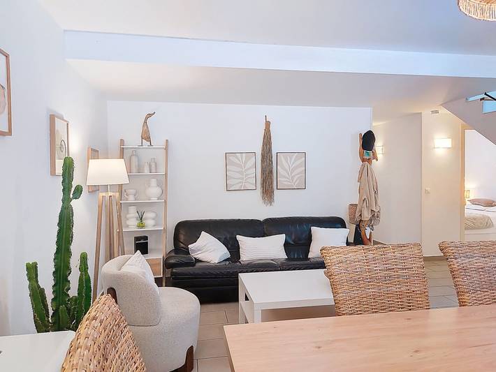 Location de vacances pour 6 personnes, avec vue ainsi que jardin et terrasse dans Sainte-Lucie de Porto-Vecchio - 3