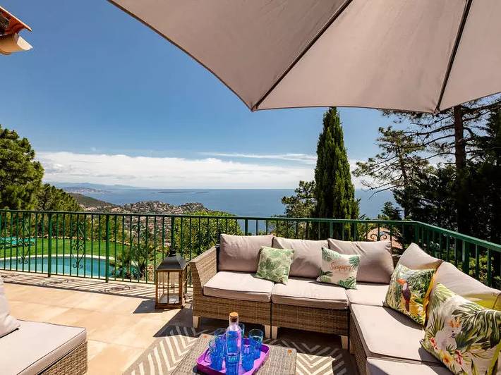 Villa pour 8 personnes, avec terrasse et piscine à Saint-Raphaël - 4