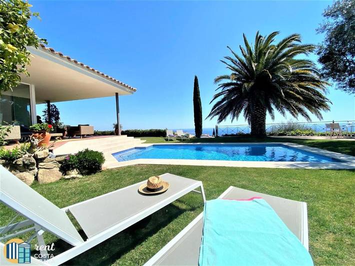 Villa pour 10 personnes, avec vue ainsi que piscine et jardin, animaux acceptés à Platja d'Aro