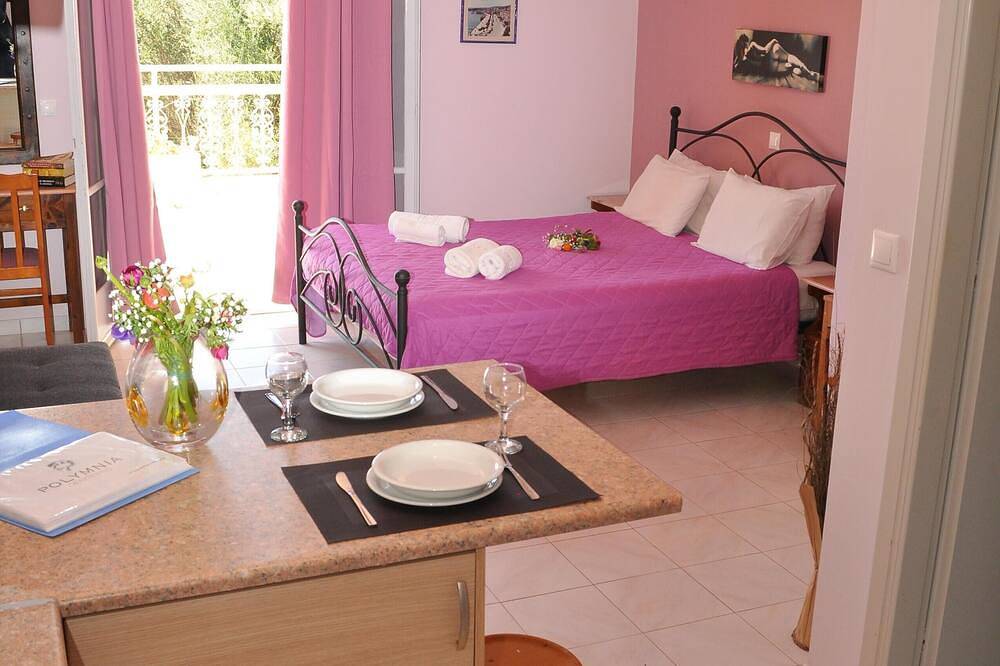 Entire apartment, Polymnia I - Ground Floor Studio No.5 in Lassi, Argostoli