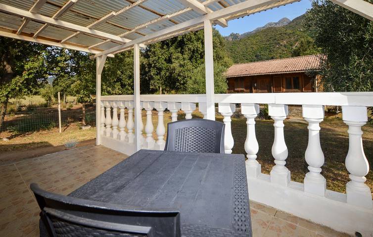 Charmant appartement avec piscine et terrasse près de Castello-di-Rostino in Castello-di-Rostino, Arrondissement de Corte