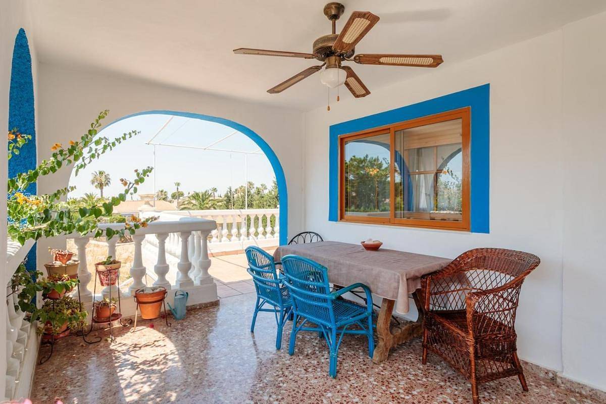 Villa Maria with private pool in quiet location in Busot, Costa Blanca