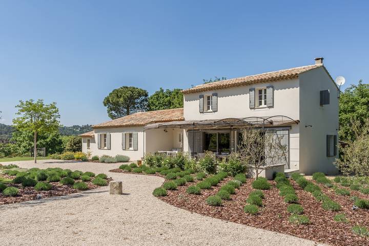 Gîte pour 10 personnes, avec piscine, adapté aux familles à Bonnieux - 2