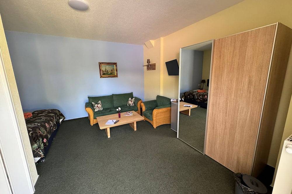 Double room 7 - Bed & Breakfast am Waldgürtel in Forst (Lausitz), Lusacia
