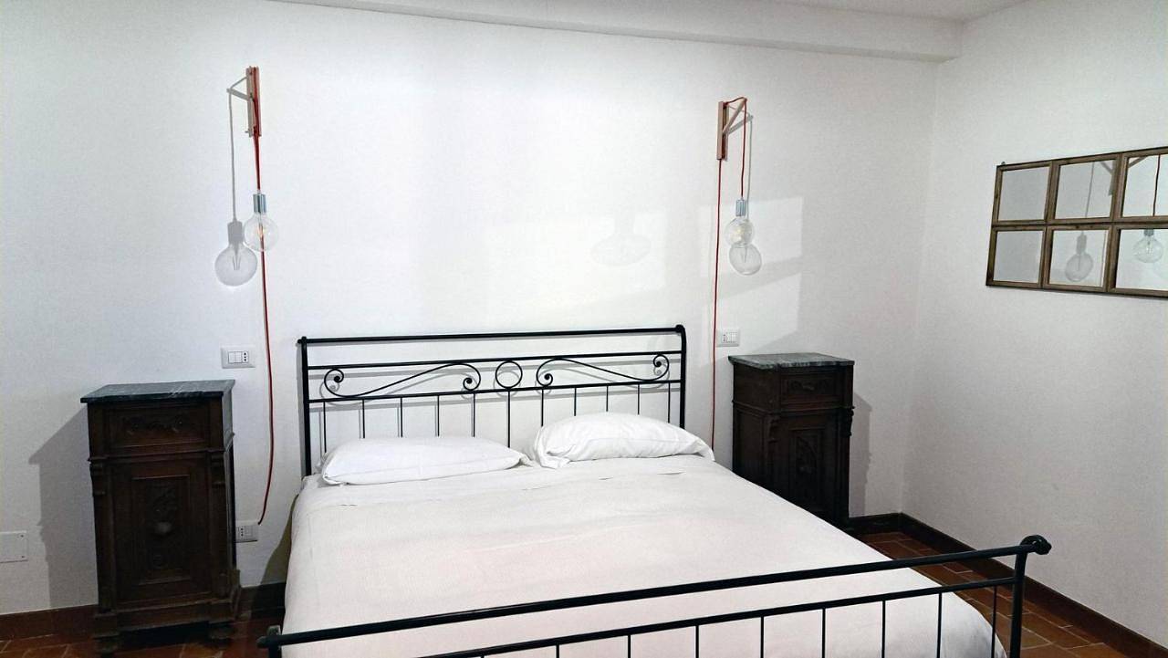 Double Room with Shared Bathroom in Carmignano, Provincia di Prato