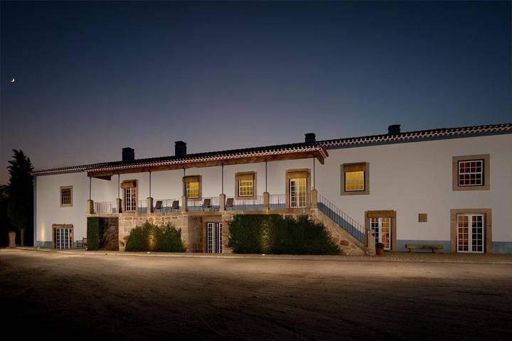Casa de vacaciones para 4 personas, con vistas además de piscina y jardín en Castelo Branco