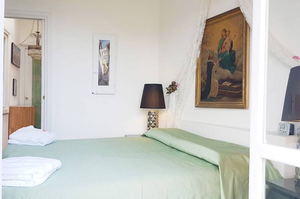 In Capri Villa Luminosa, nur einen Steinwurf vom Platz entfernt, mit Blick auf d in Capri, Neapel Provinz