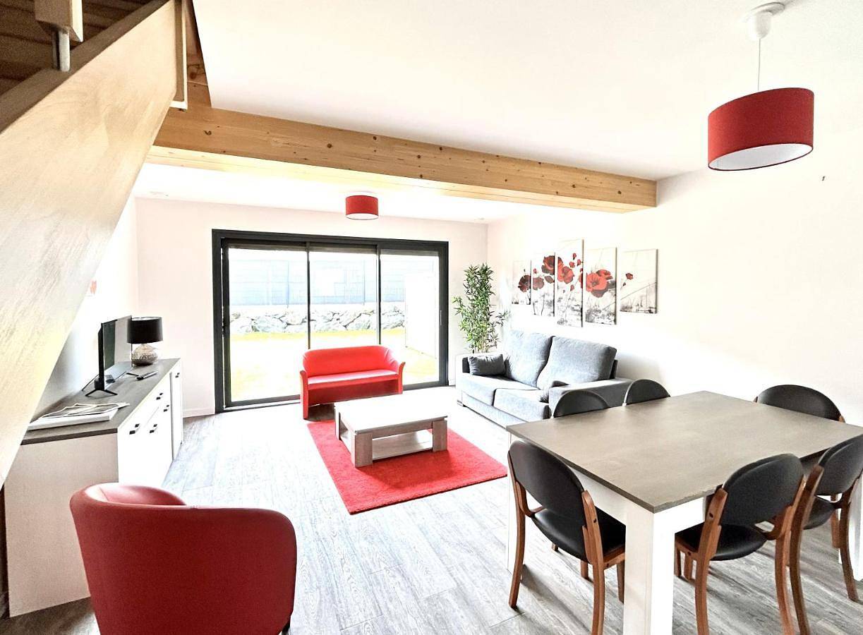 Appartement entier, One-Bedroom Apartment in Le Pallet, Région de Nantes
