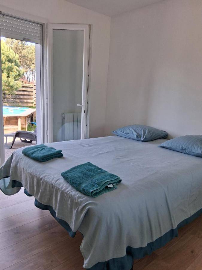 Gîte pour 4 personnes, avec jardin ainsi que vue et piscine, animaux acceptés à Arsac - 3