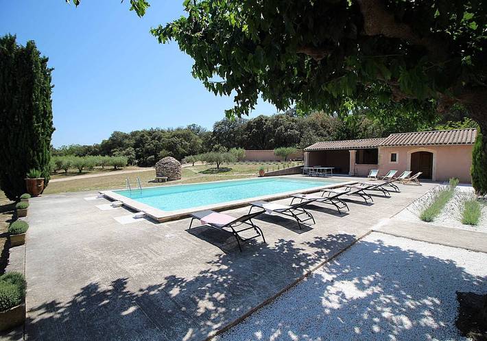 Location de vacances pour 14 personnes, avec jardin et piscine à Noves - 3