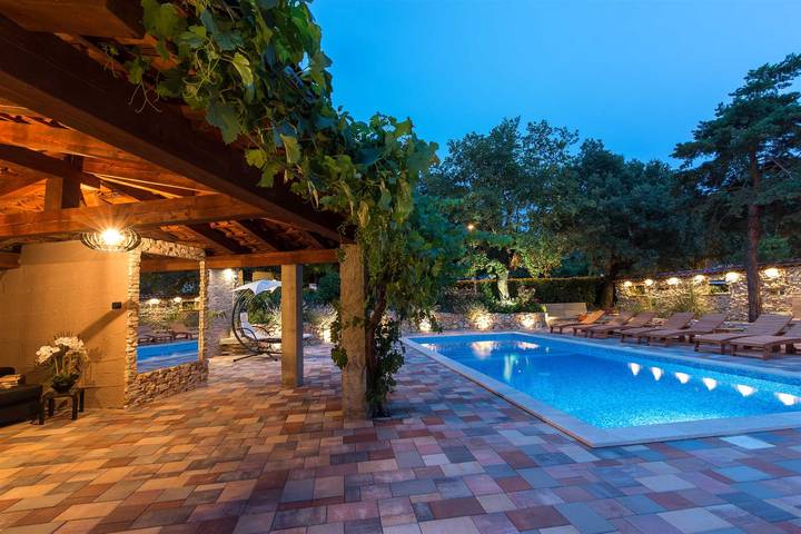 Ferienwohnung für 2 Personen, mit Terrasse und Pool, mit Haustier auf Krk - 4