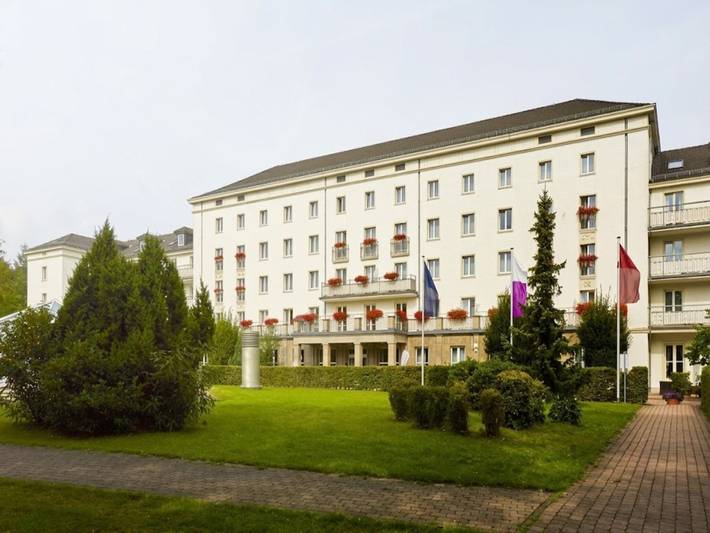 Ferienwohnung für 2 Personen, mit Terrasse und Garten sowie Pool und Sauna in Friedrichroda
