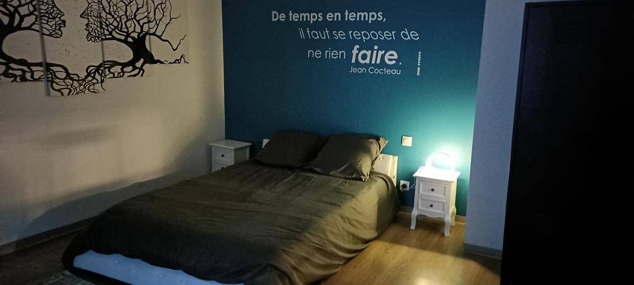 Appartement entier, Two-Bedroom Apartment in Montournais, Fontenay-le-Comte