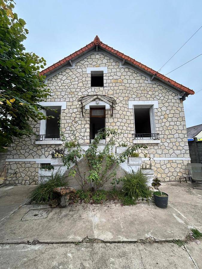 Location de vacances pour 4 personnes, avec Balcon ainsi que Terrasse et Jardin à Joué-lès-Tours