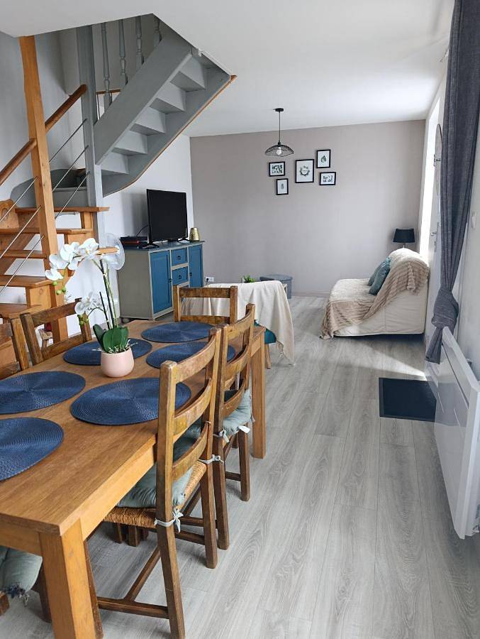 Appartement entier, Two-Bedroom House in Le Faou, Iroise